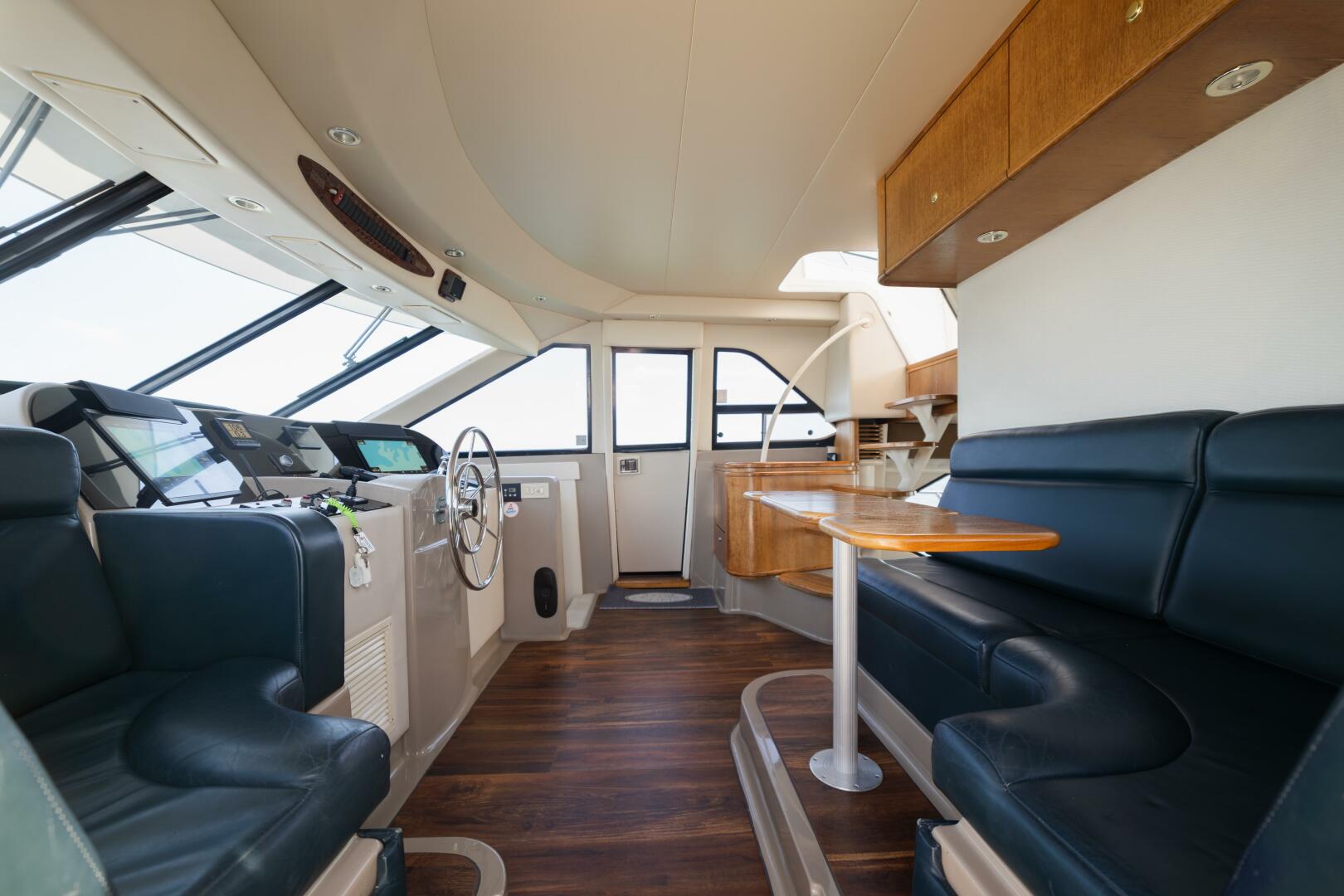 1999 Bayliner 5788 - Image 27