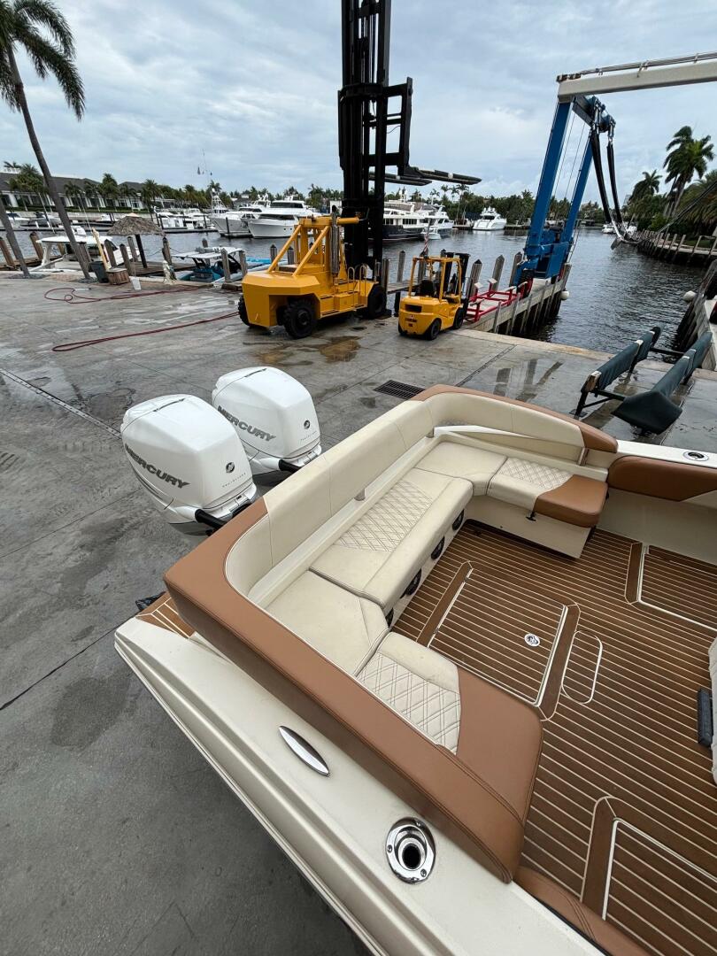 2013 Statement 35 Center Console - Image 7