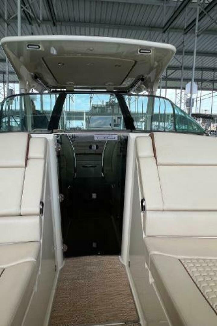 2020 Chris-Craft Launch 31 GT - Image 43
