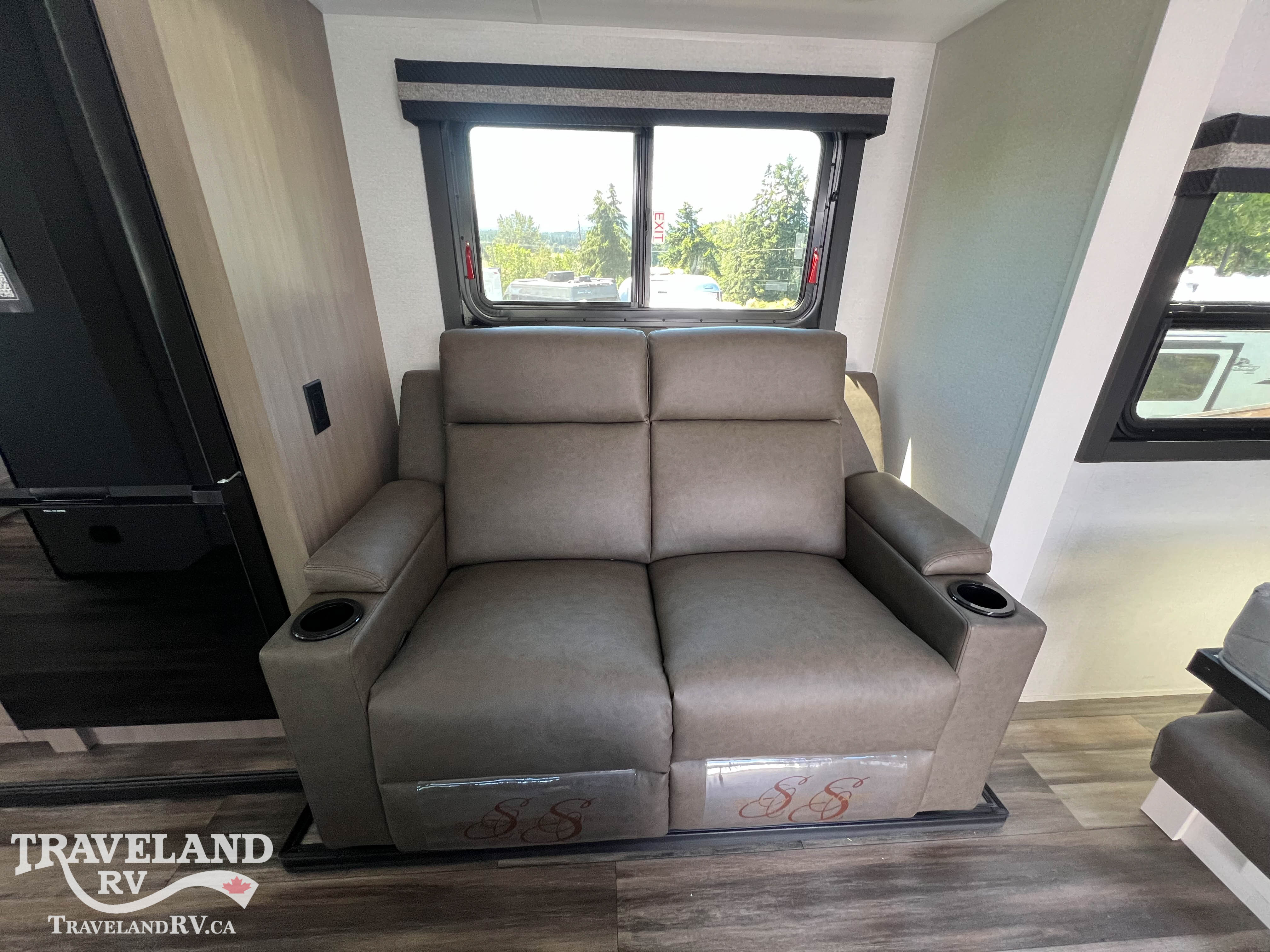 2026 Highland Ridge Range Lite 211RKM - Image 9