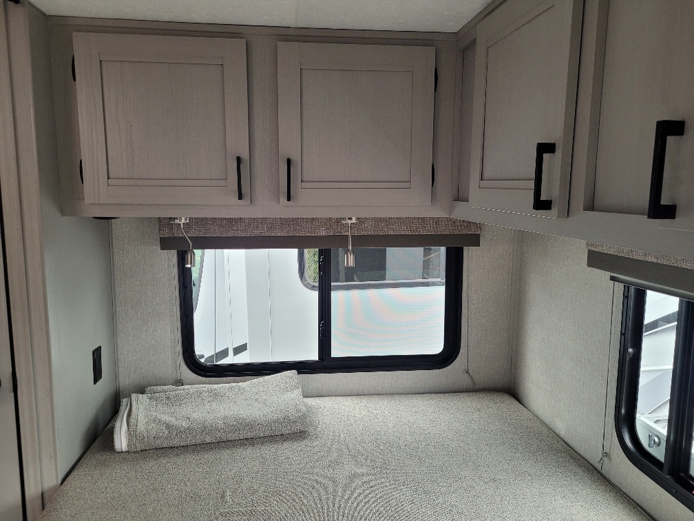 2025 Coachmen Leprechaun 260QB - Ford E-450 - Image 13