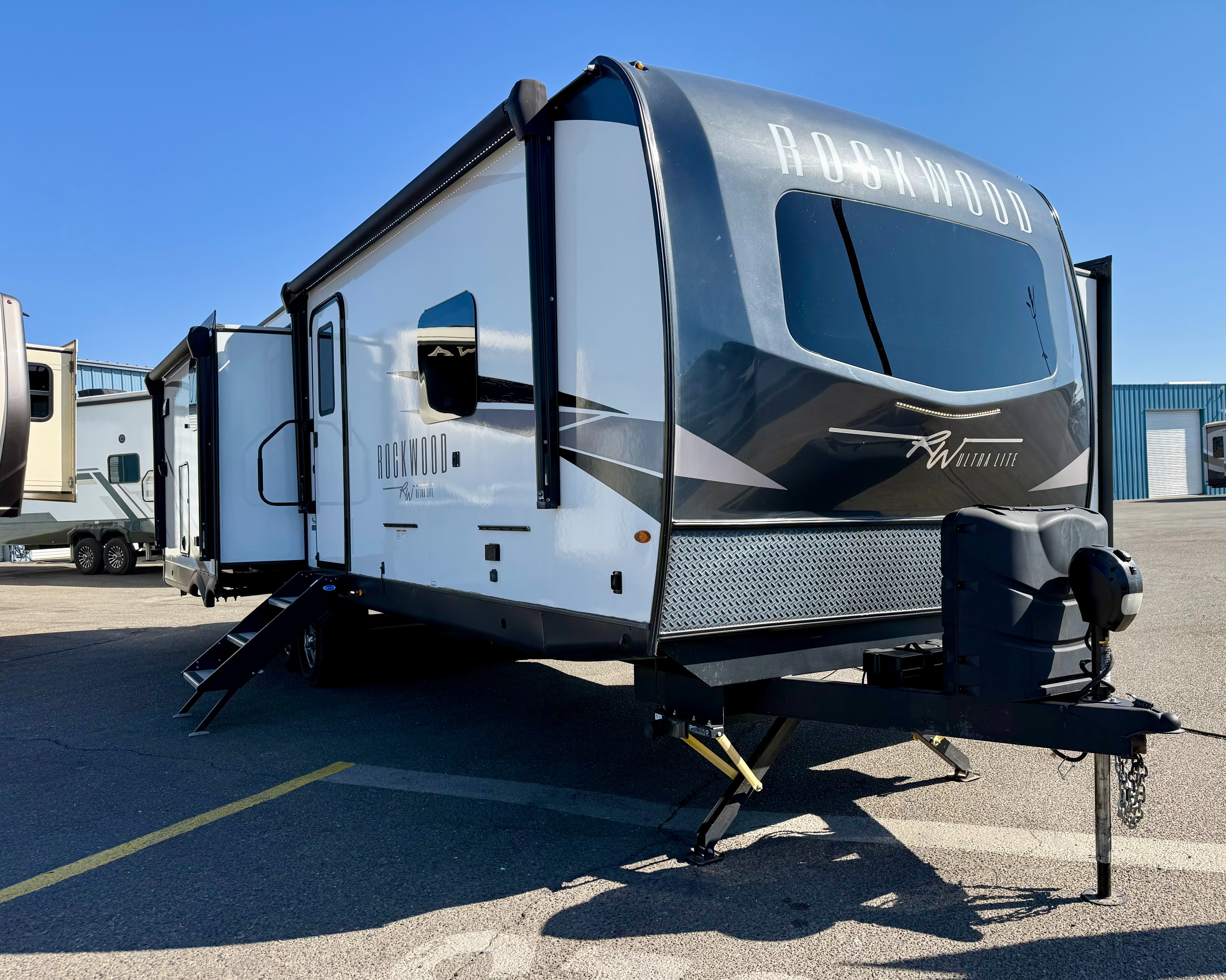 2023 Forest River Rockwood Ultra Lite 2720IK - Image 2