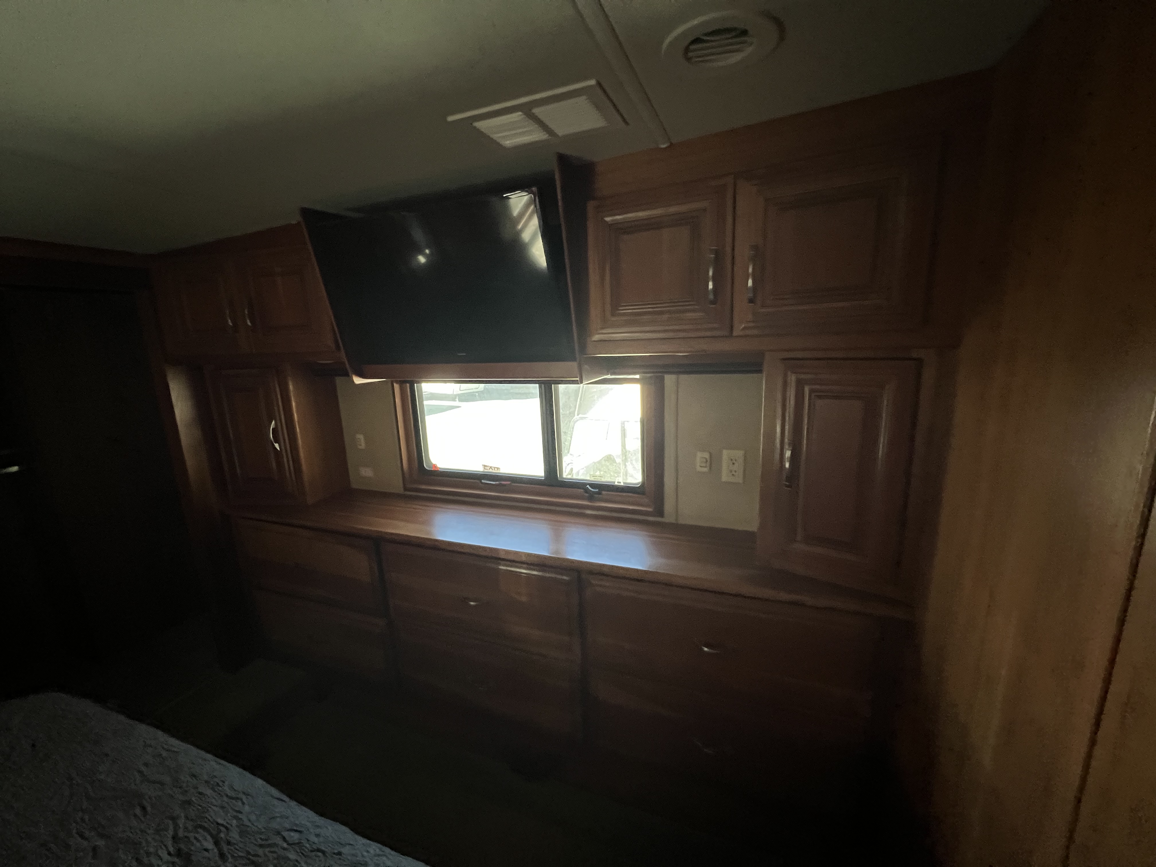 2017 DRV Mobile Suites 36RSSB3 - Image 22