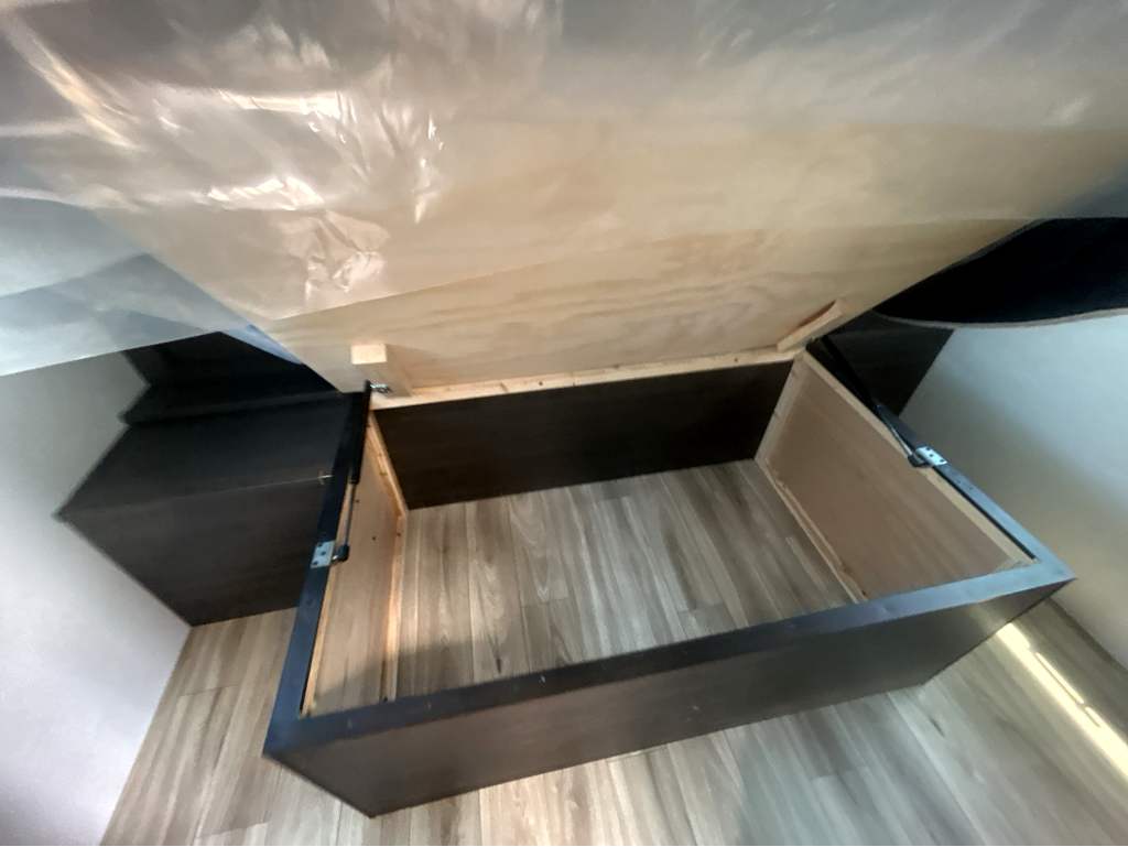 2026 VENTURE RV SPORTTREK 327VIK - Image 34