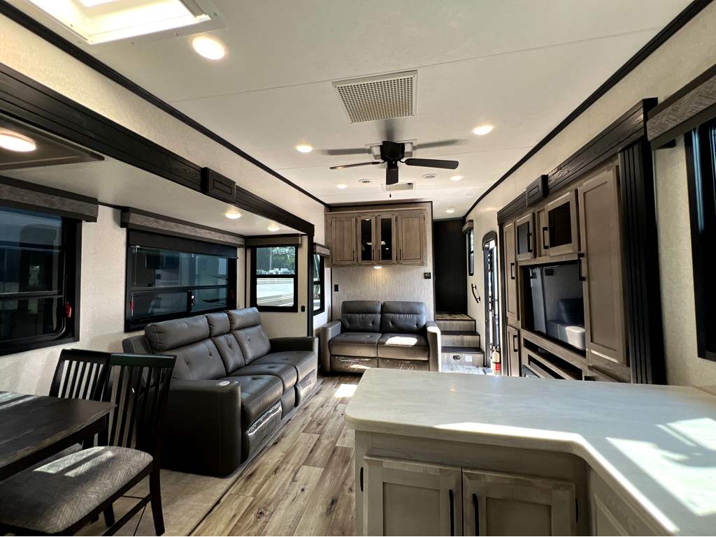 2021 KZ RV DURANGO 321RLT - Image 17