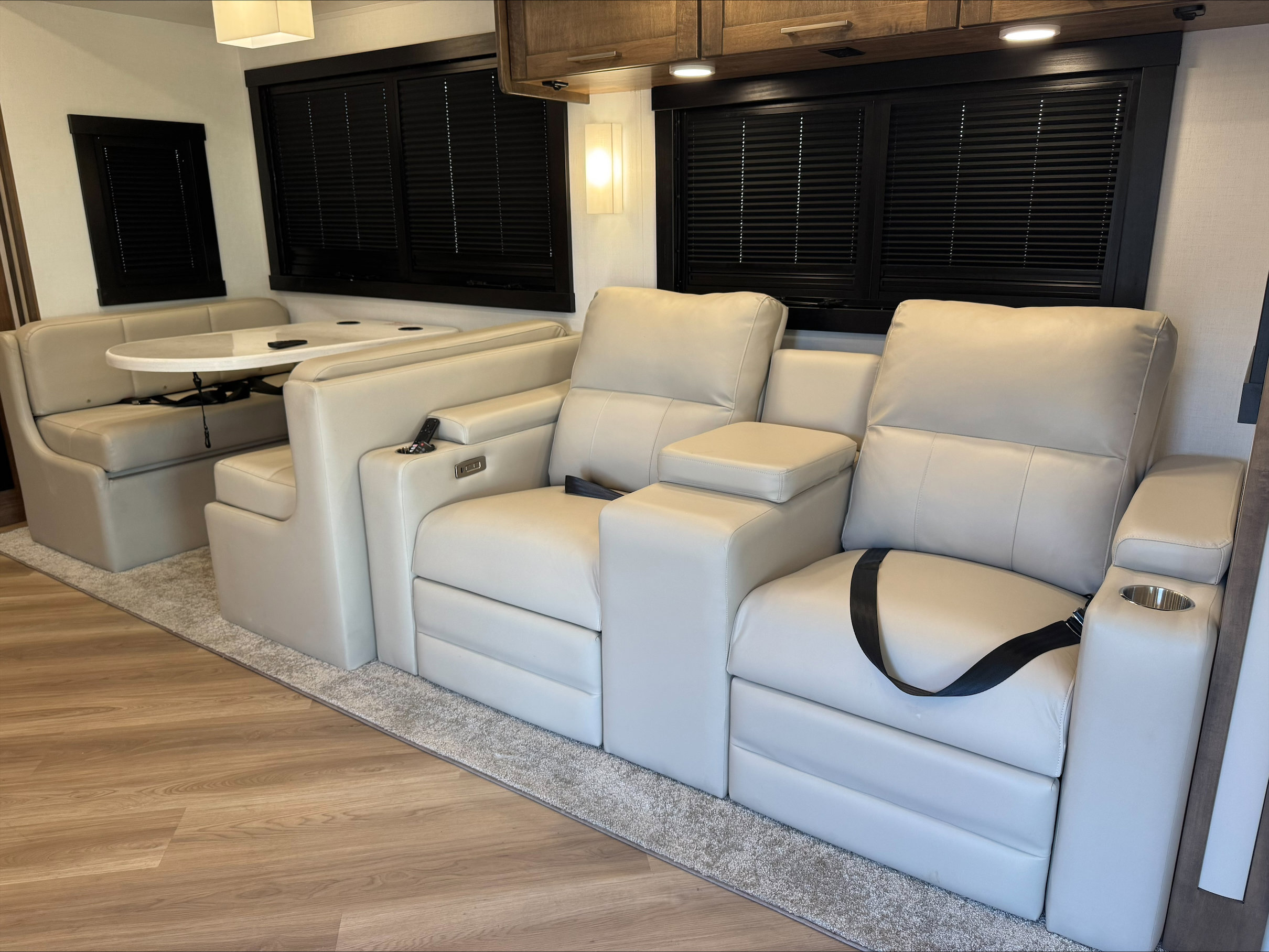 2026 JAYCO SENECA 37M - Image 9