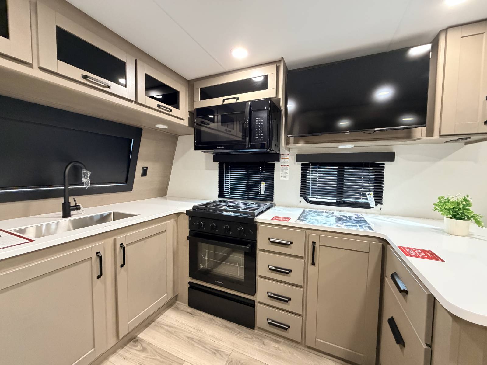 2026 Grand Design Reflection Travel Trailer 322FKTS - Image 11