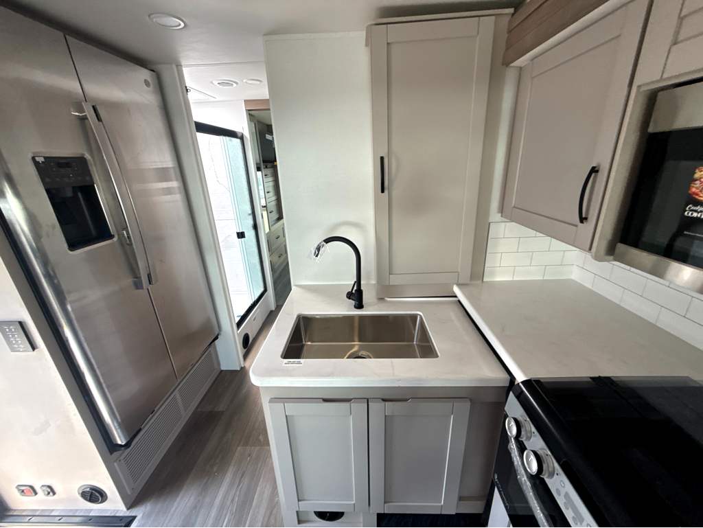 2027 JAYCO PRECEPT 31UL - Image 32
