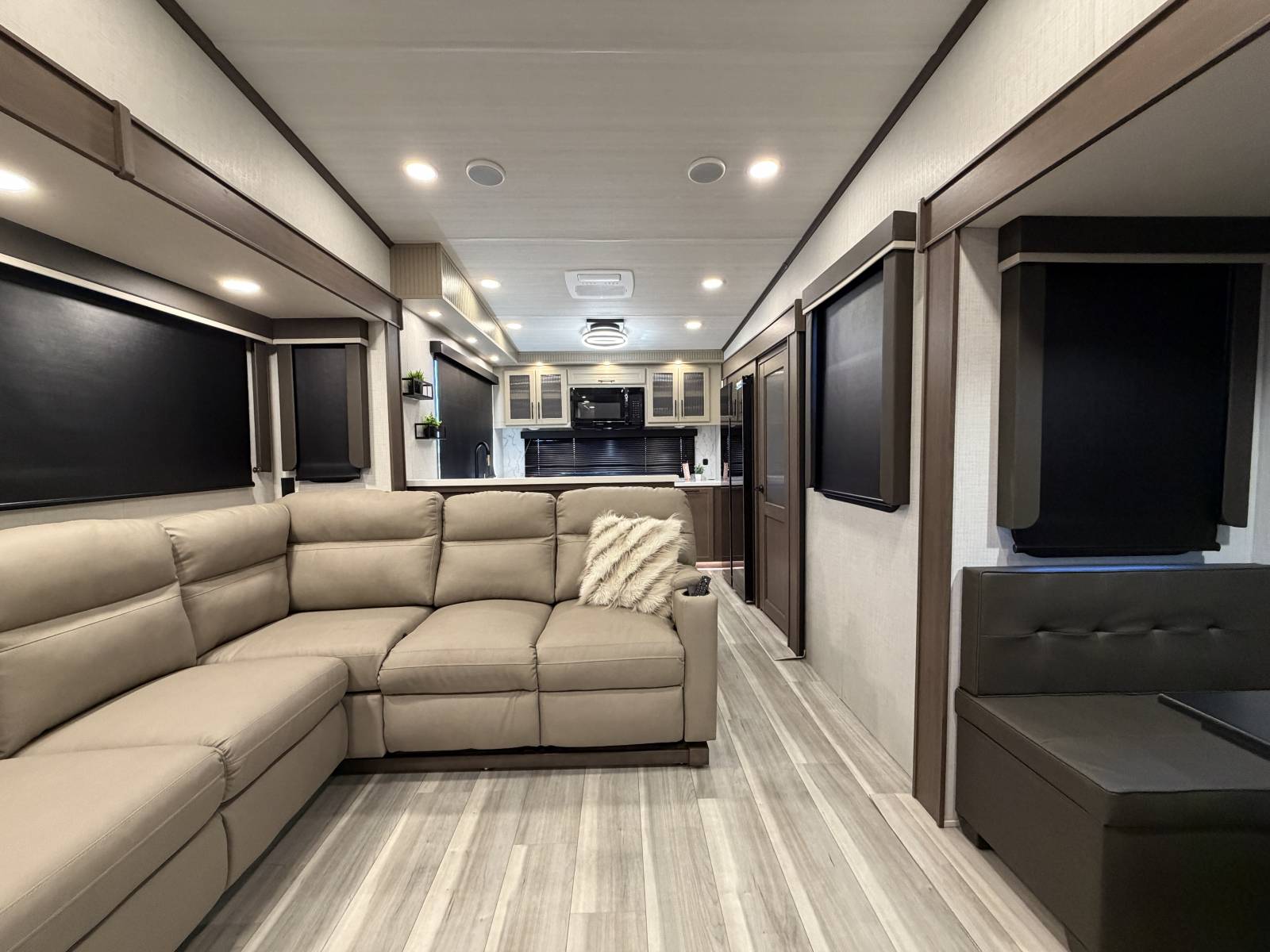 2026 Keystone Cougar Midnight Edition 350LLK - Image 11