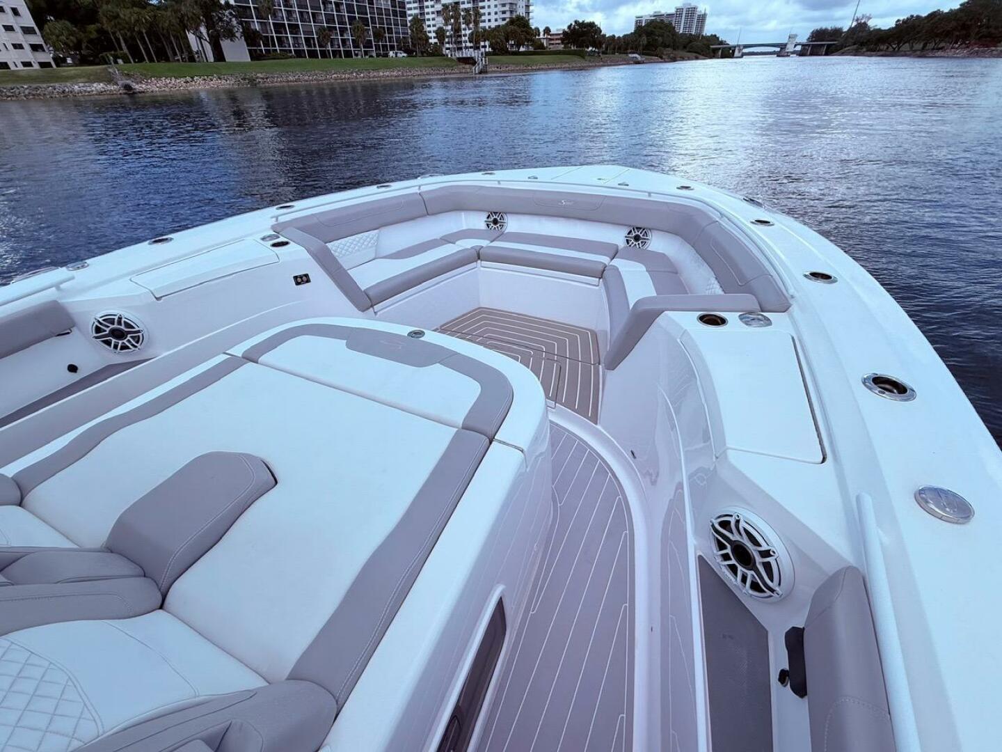 2006 Carver 43 Motor Yacht - Image 34