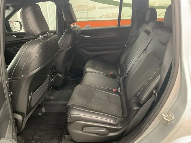 2023 Jeep Grand-Cherokee-L Laredo Altitude 4x4 - Image 20