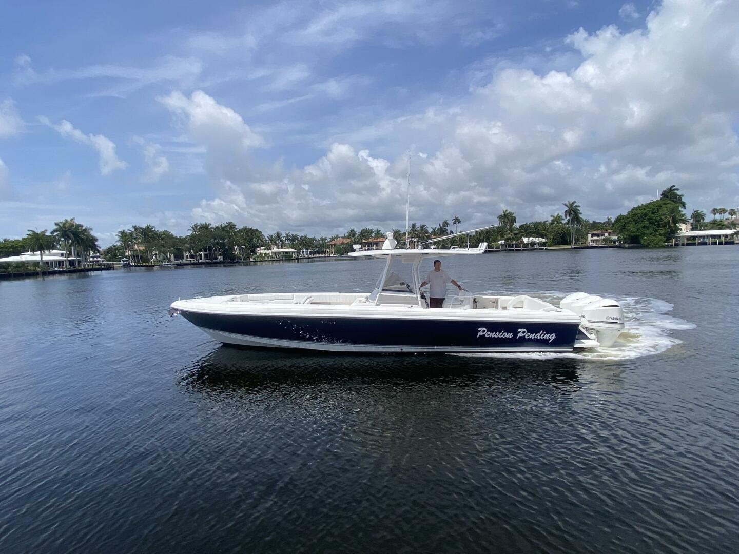 2006 Intrepid 370 - Image 2