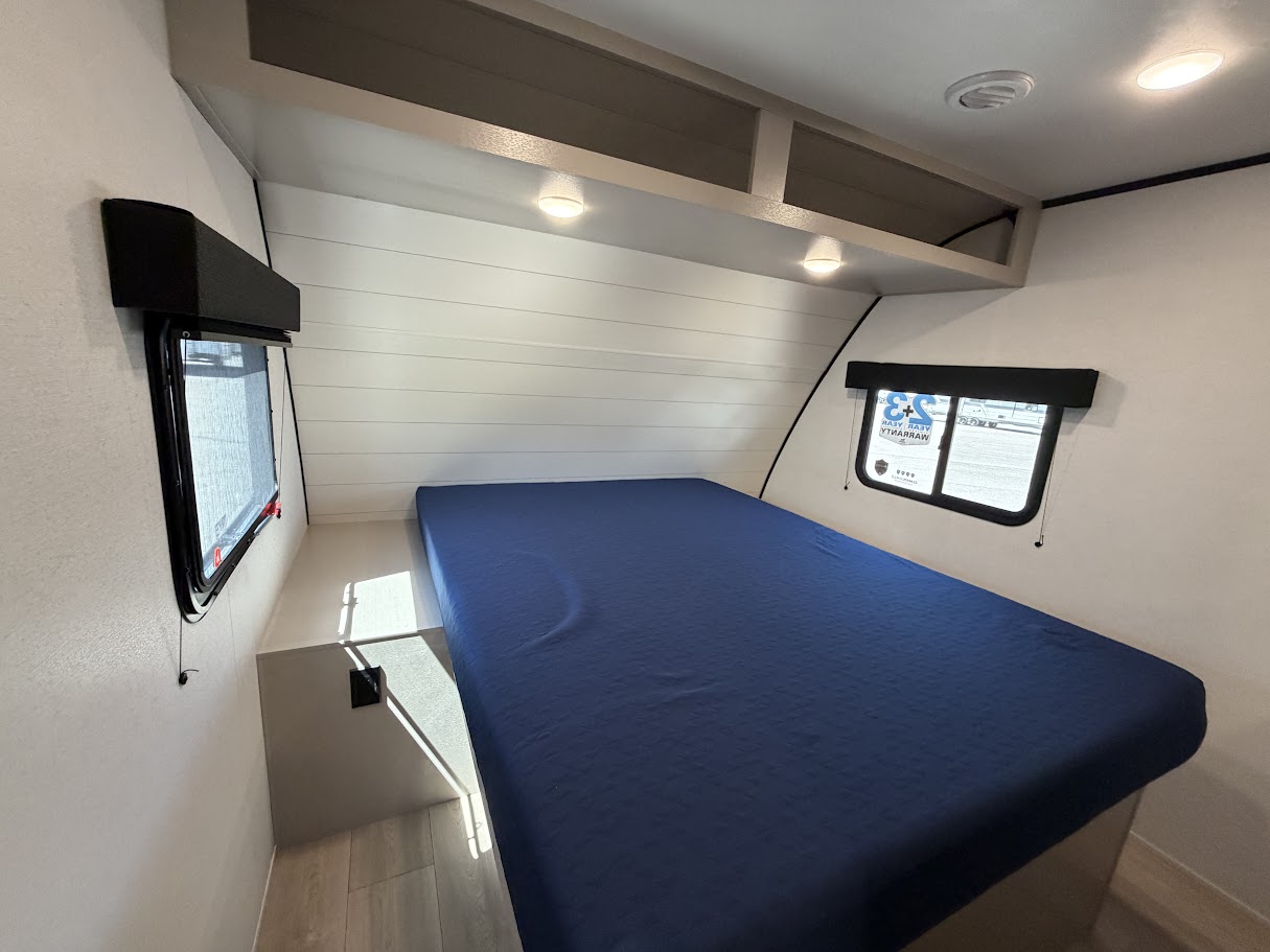 2027 JAYCO JAY FEATHER 25RLSL - Image 27