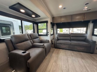 2027 JAYCO EAGLE 29RLC - Image 16