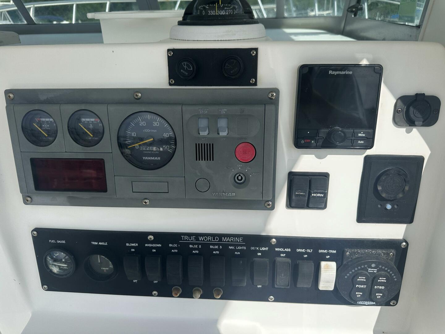 2003 True World Marine TE 288 - Image 7