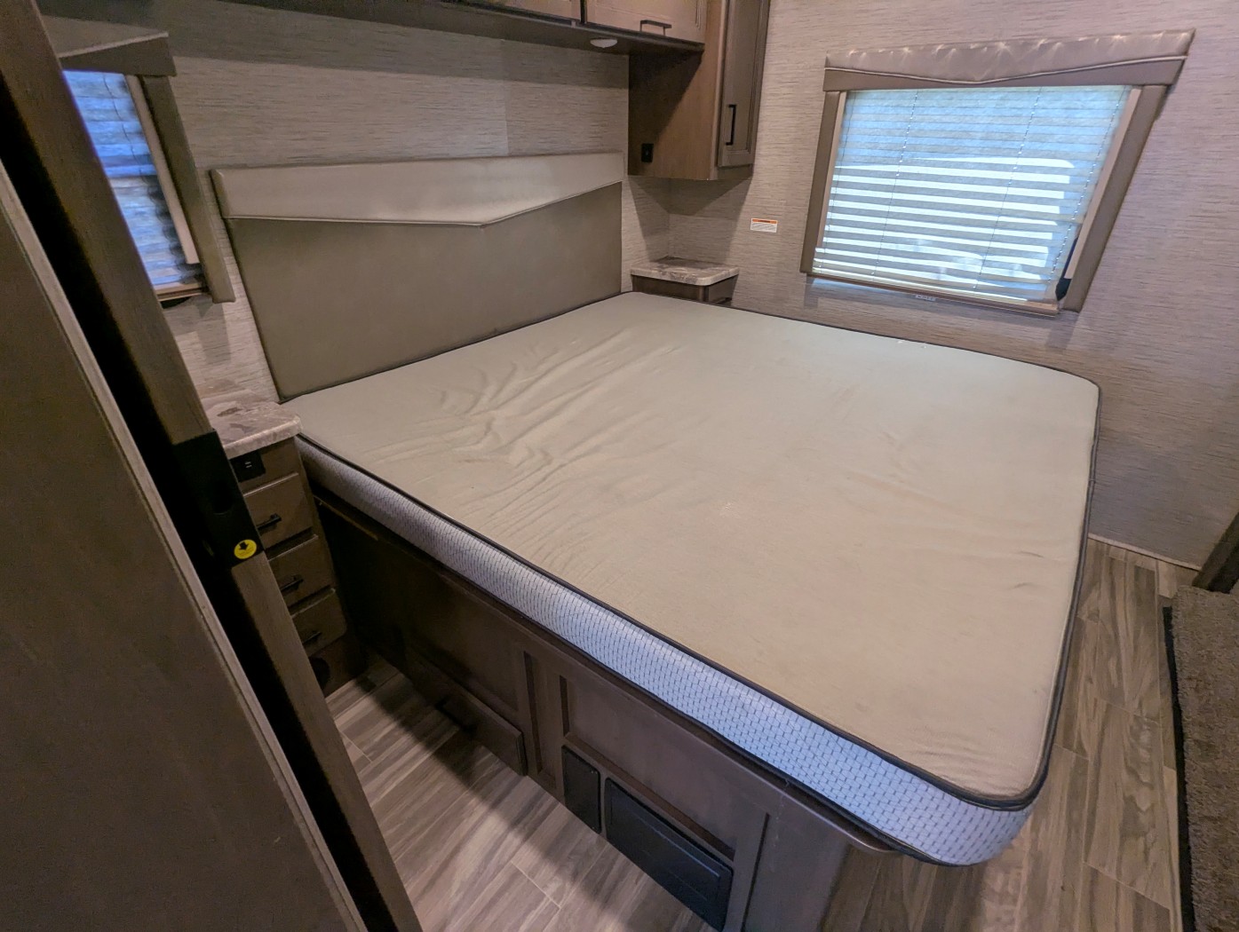 2022 Thor Motor Coach A.C.E. 32.3 - Image 27