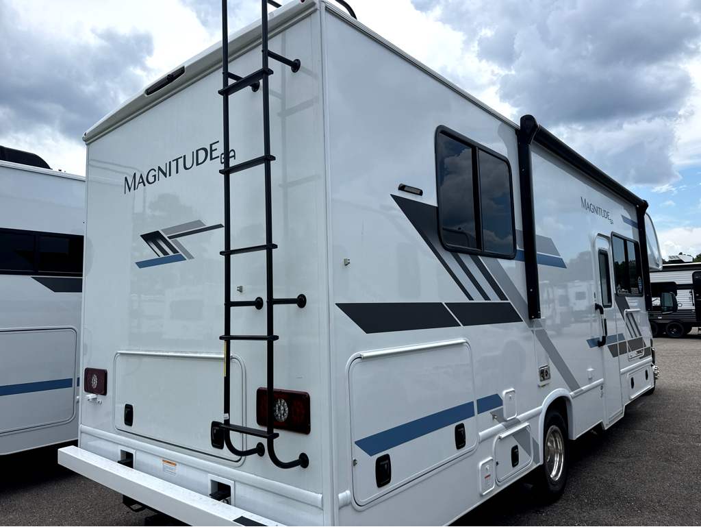 2027 THOR MOTOR COACH MAGNITUDE GA28 - Image 4
