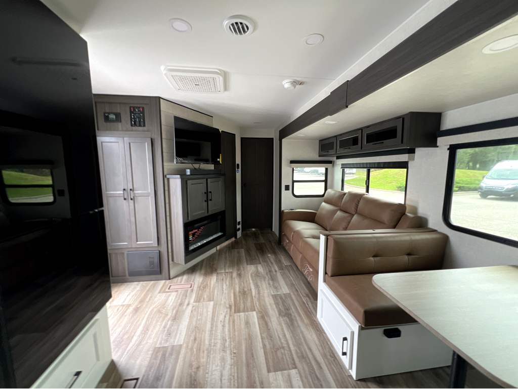 2026 VENTURE RV SPORTTREK 251VFK - Image 6