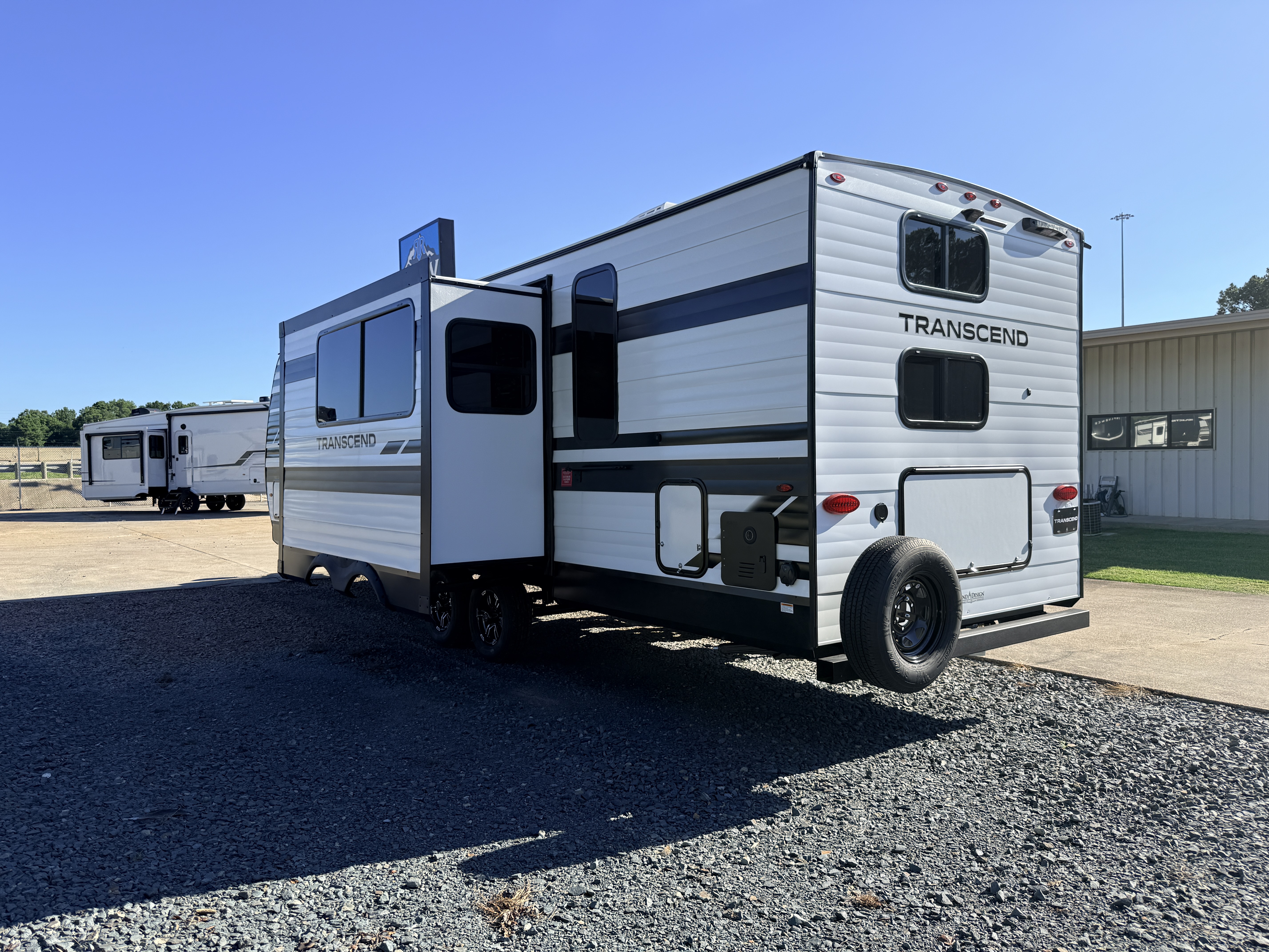 2027 Grand Design Transcend 265BHT - Image 6