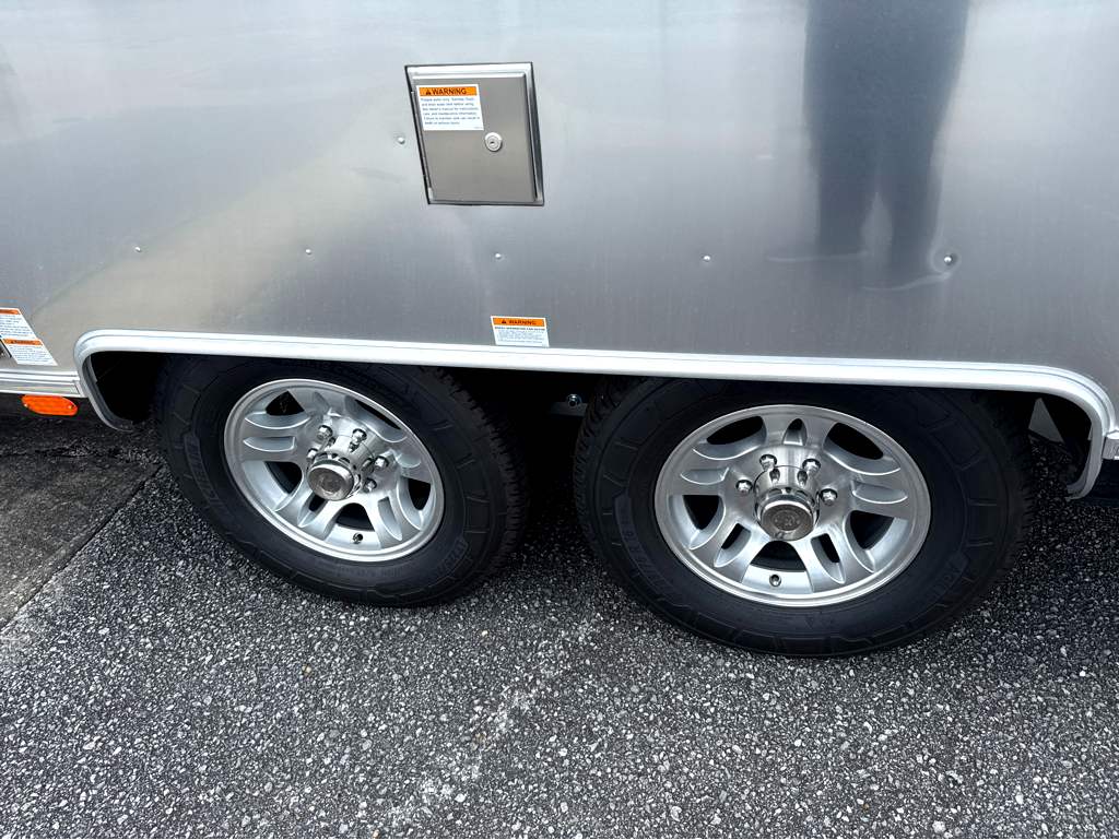 2026 AIRSTREAM CLASSIC 30RBQ - Image 6