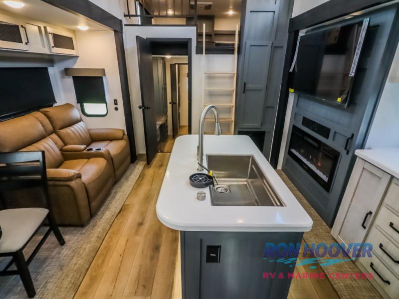 2026 PALOMINO PUMA 421LFT - Image 9