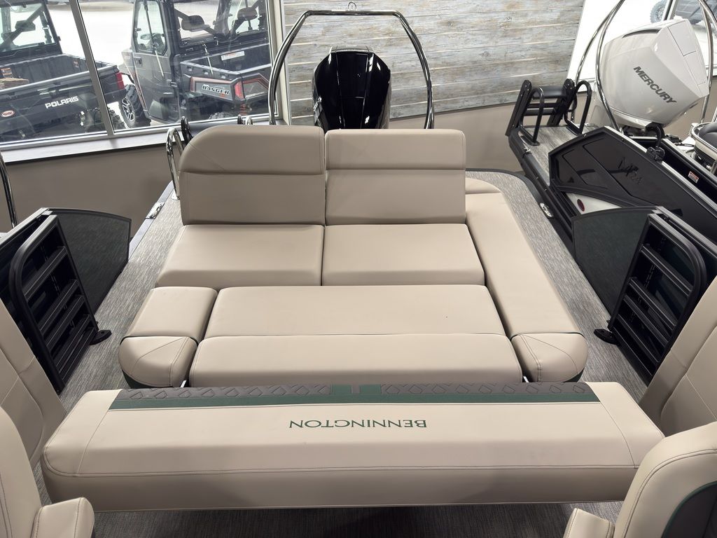 2026 Bennington 24MCSB Carbon Fiber Arch Tritoon Pontoon - Image 76
