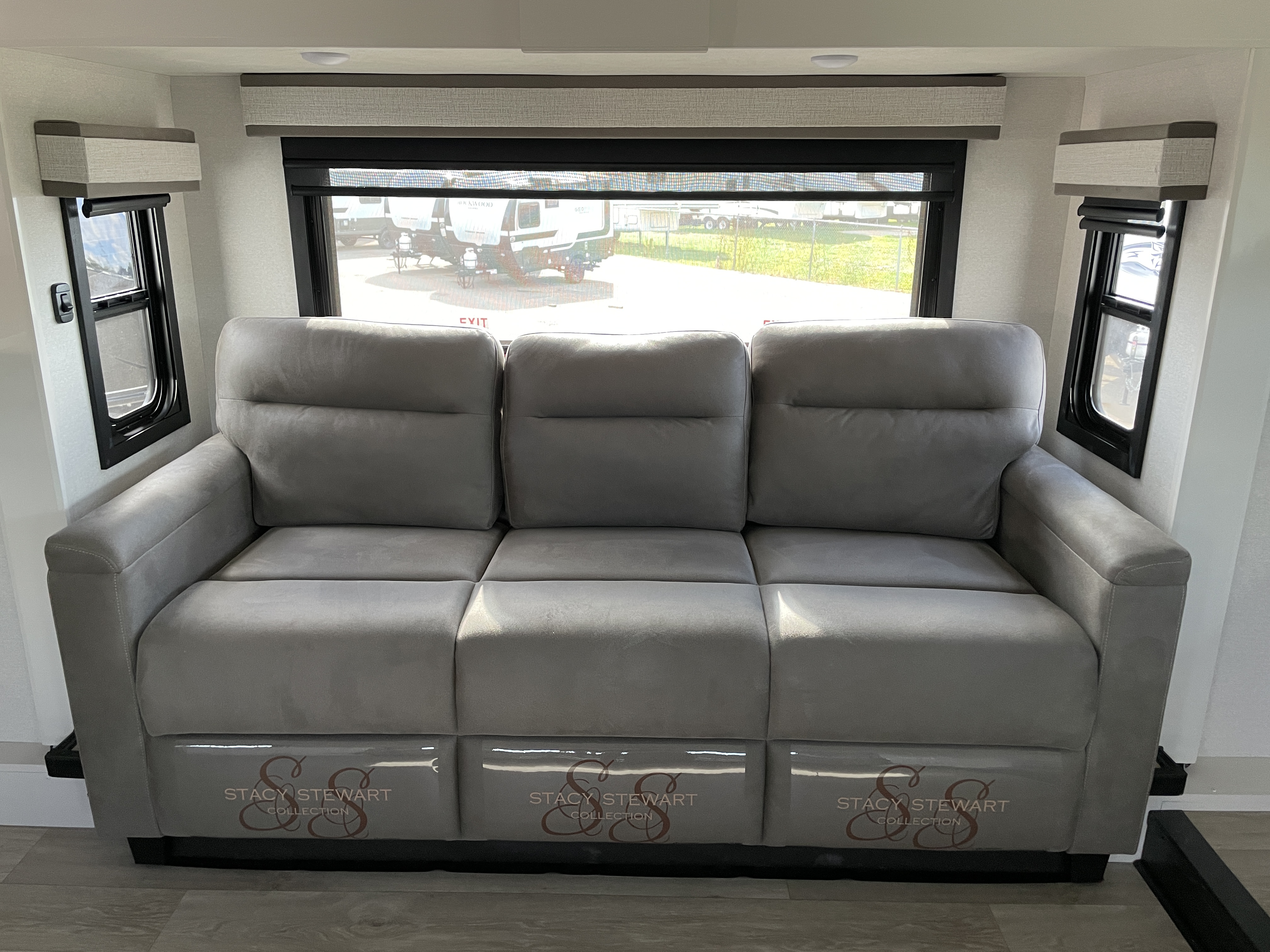 2027 Jayco Pinnacle 39FLOK - Image 16