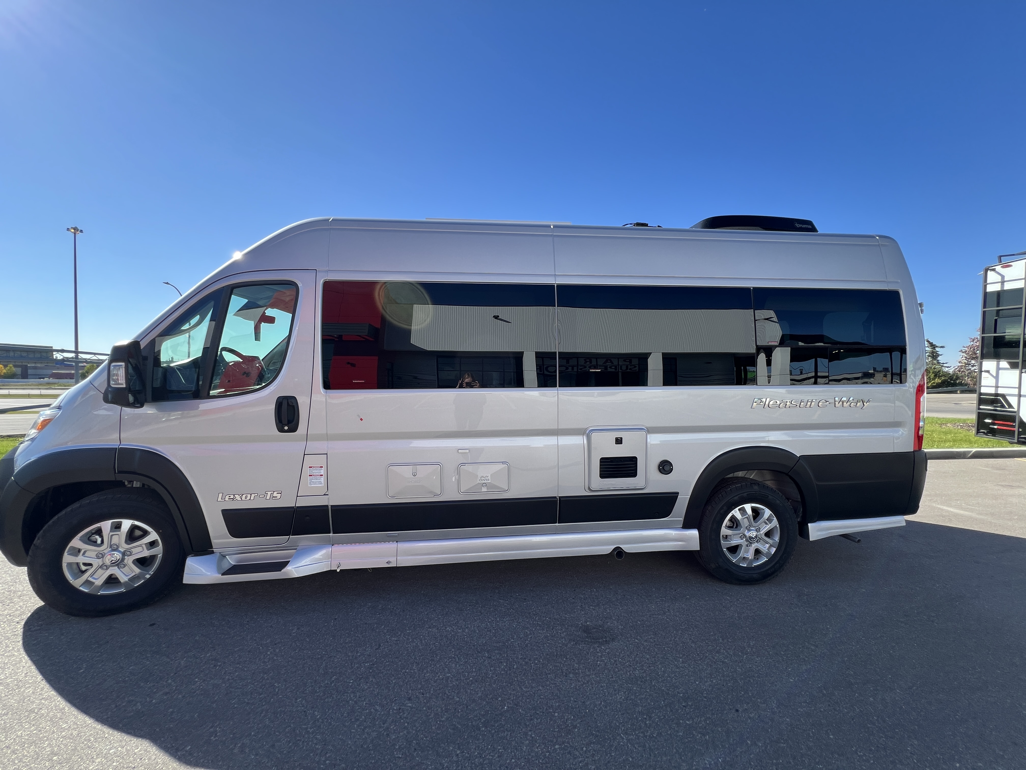 2027 Pleasure-Way Lexor TS - Image 7