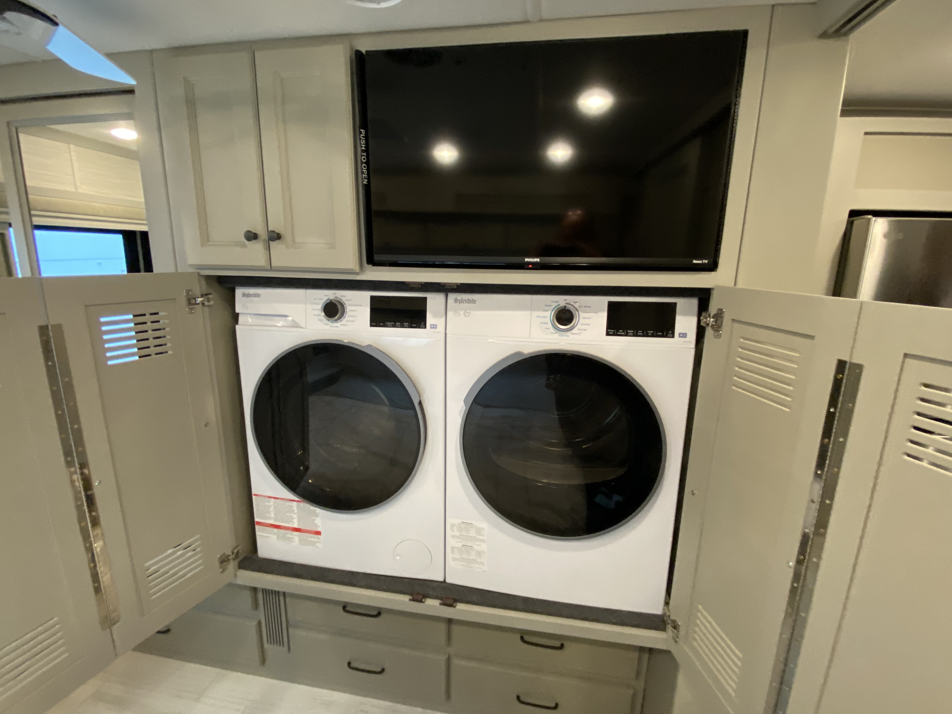 2027 Tiffin Allegro Bay 34DB - Image 22
