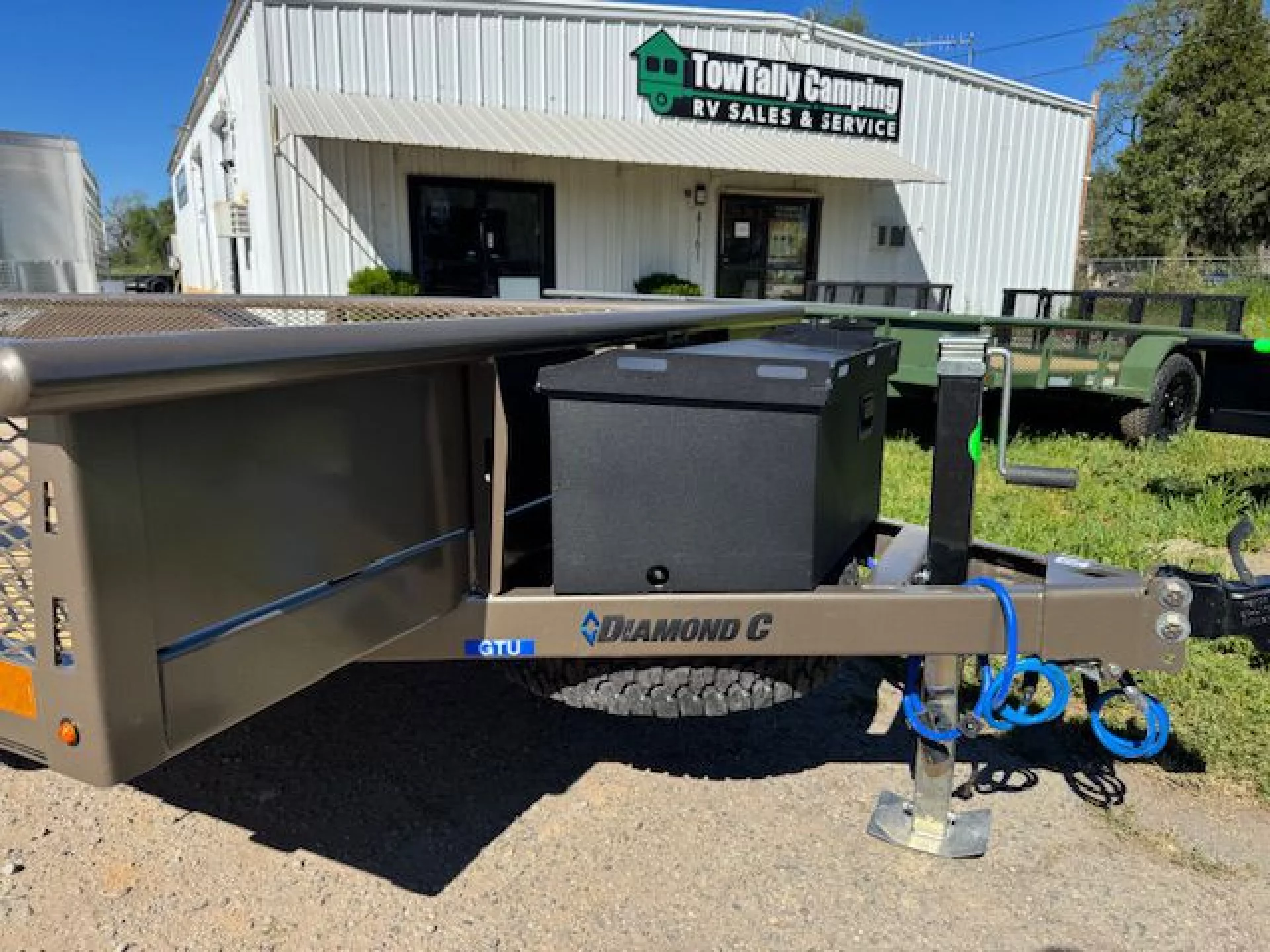 2026 DIAMOND C TRAILERS DIAMOND C GTU235-VENTURE L16X83 7K - Image 2