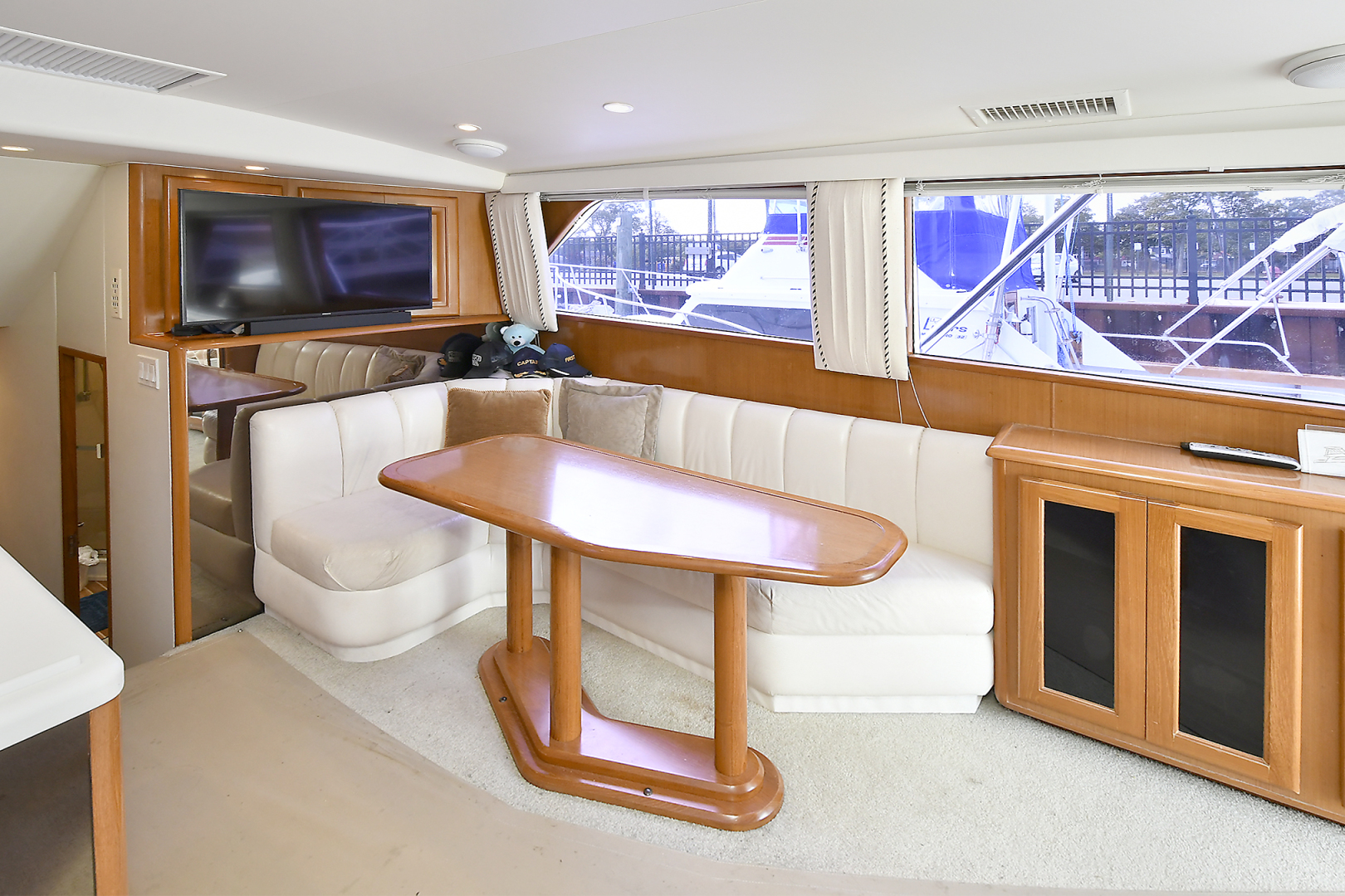 1997 Viking 47 Convertible - Image 21