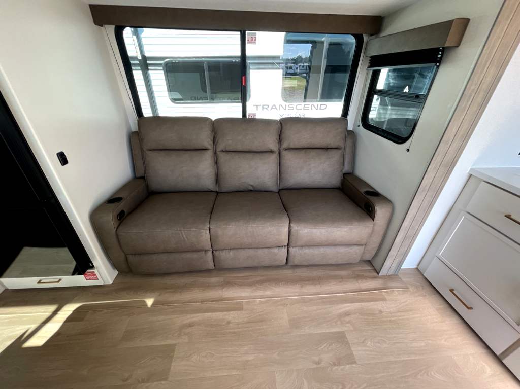 2026 GRAND DESIGN TRANSCEND 285RKT - Image 27