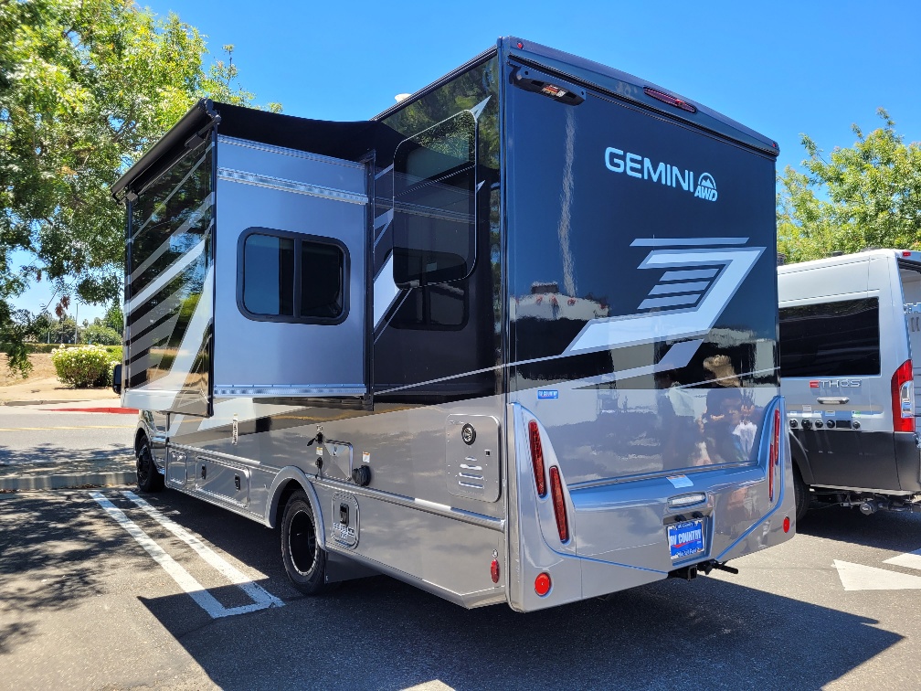 2027 Thor Motor Coach Gemini AWD 24JG - Image 3