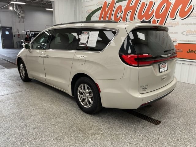 2021 Chrysler Pacifica Wagon 4D Touring - Image 10