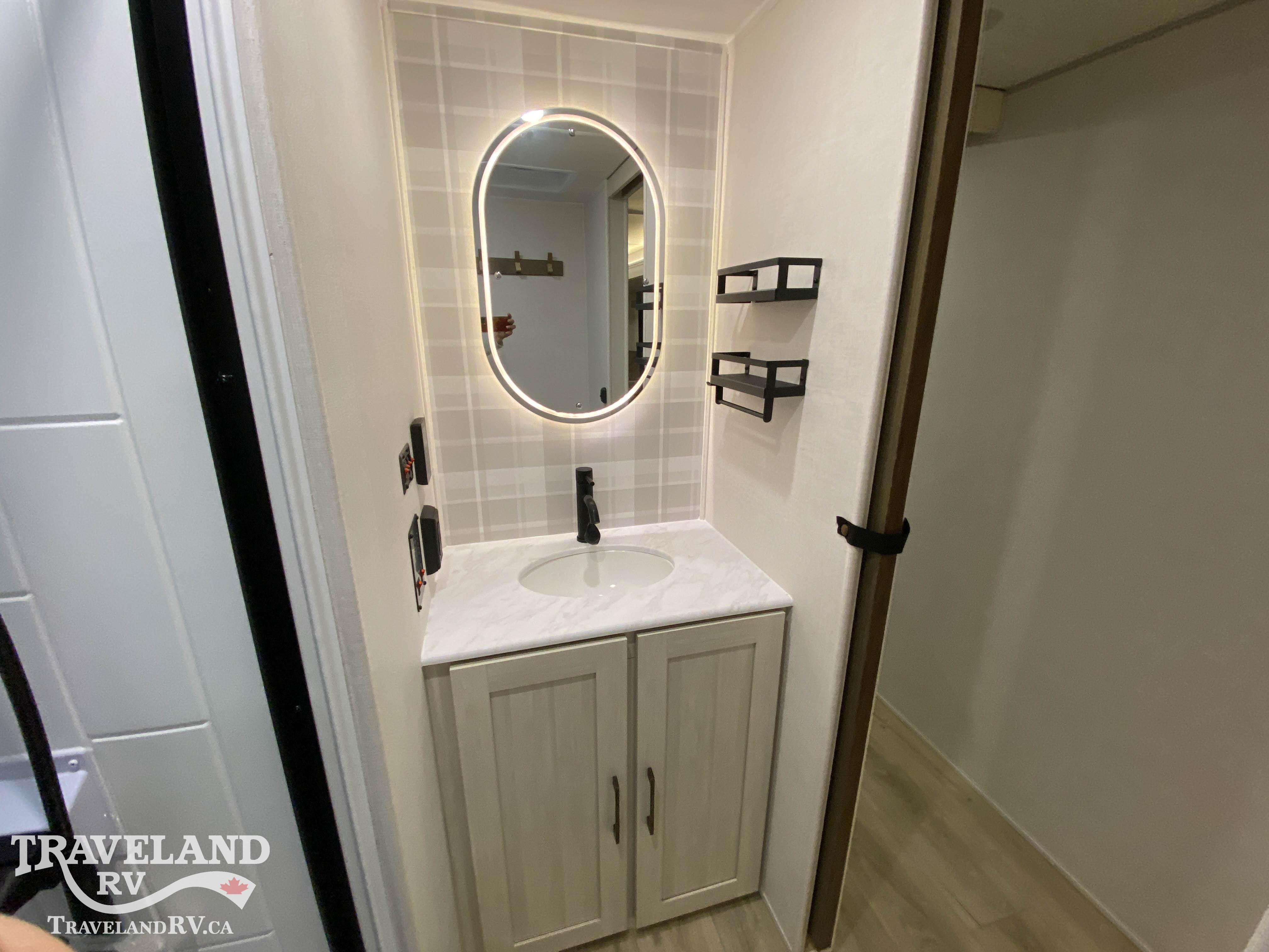 2026 Forest River Grand Surveyor 305RLBS - Image 21
