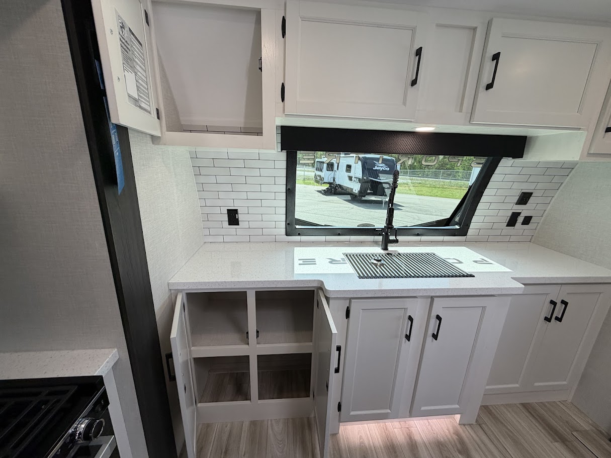 2026 VENTURE RV SPORTTREK 333VFK - Image 37