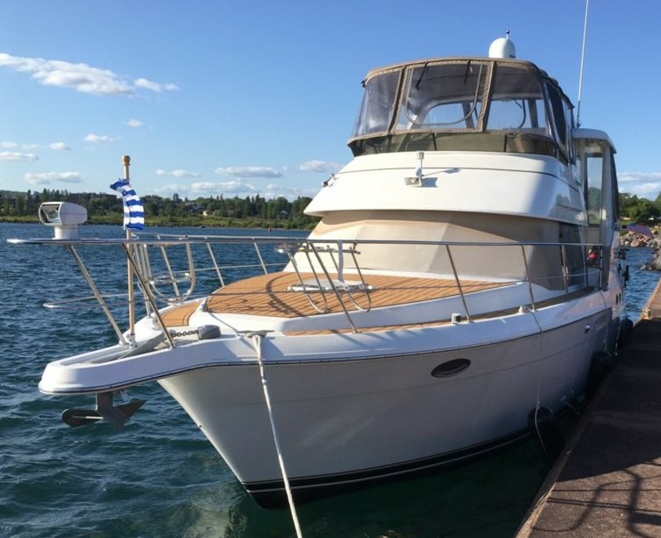 2000 Carver 404 - Image 1