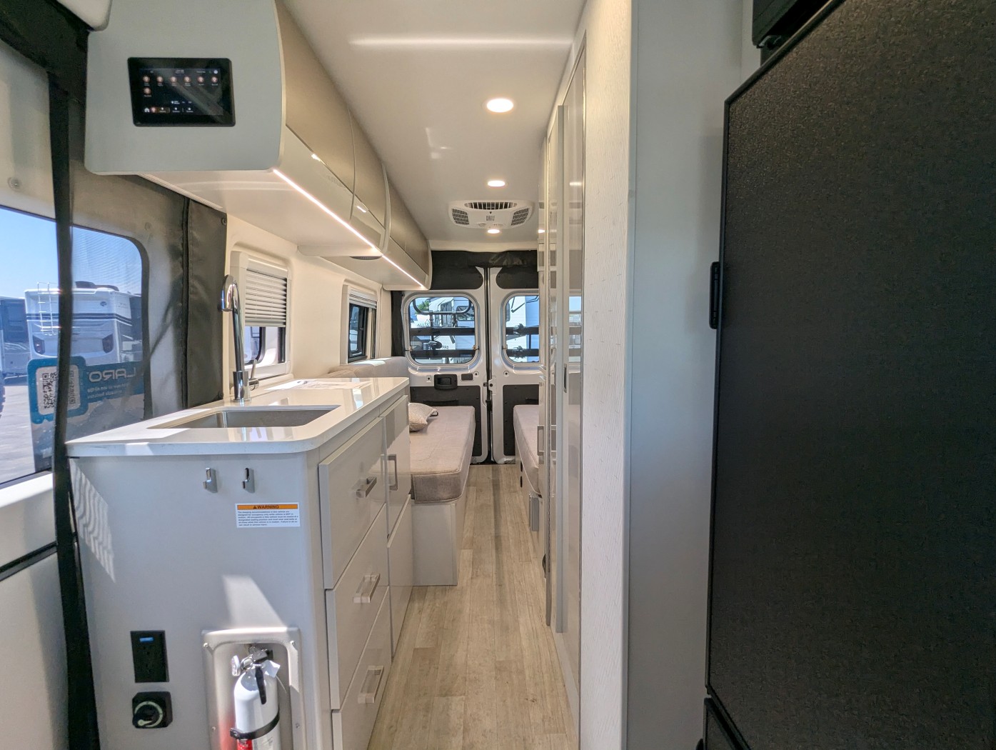 2027 Thor Motor Coach Tellaro 20U - Image 15