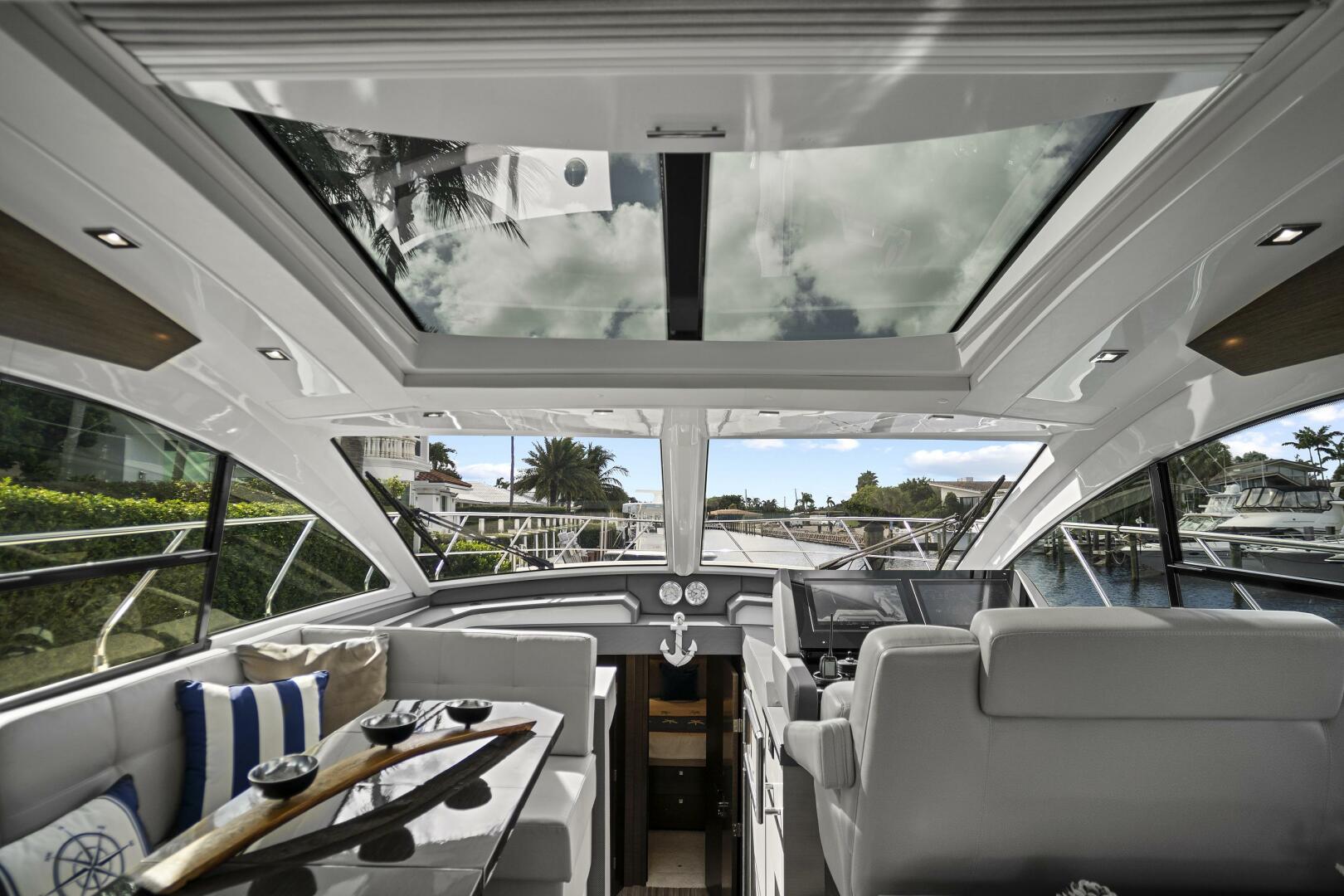 2019 Cruisers Yachts 54 Cantius - Image 23