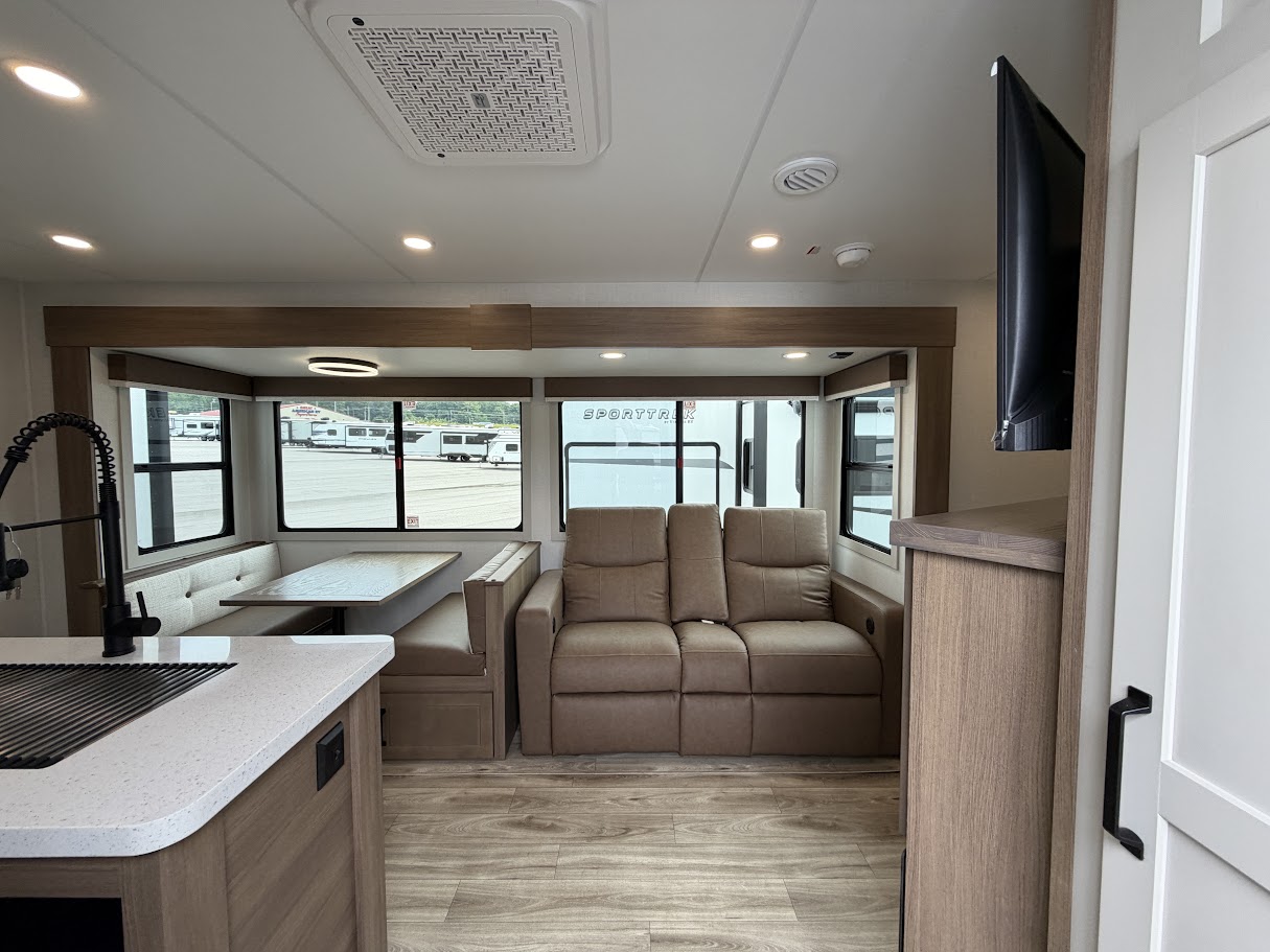 2027 VENTURE RV SPORTTREK 333VIK - Image 12