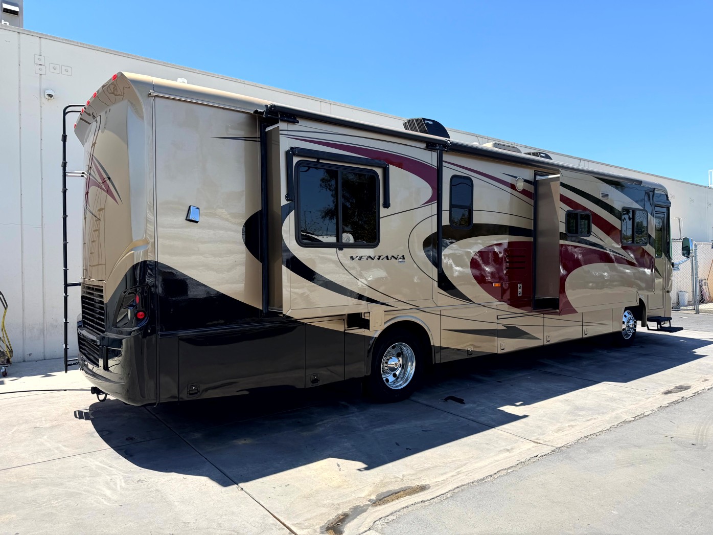 2007 Newmar Ventana 3933 - Image 3