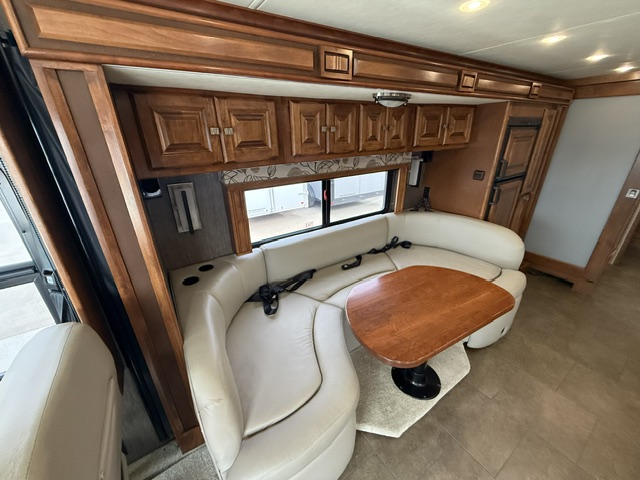2013 Tiffin Allegro Breeze 32 BR - Image 28