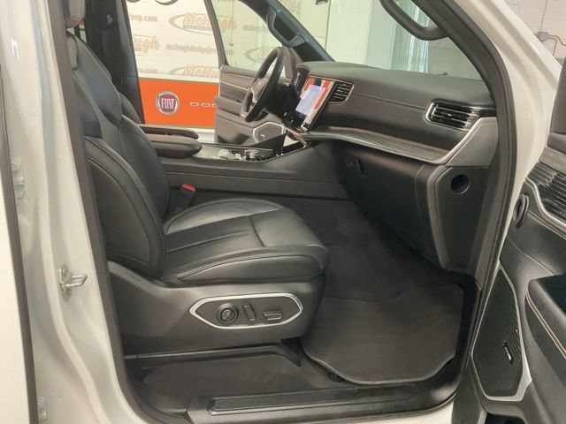 2024 Jeep Wagoneer Utility 4D Series III 4WD - Image 34