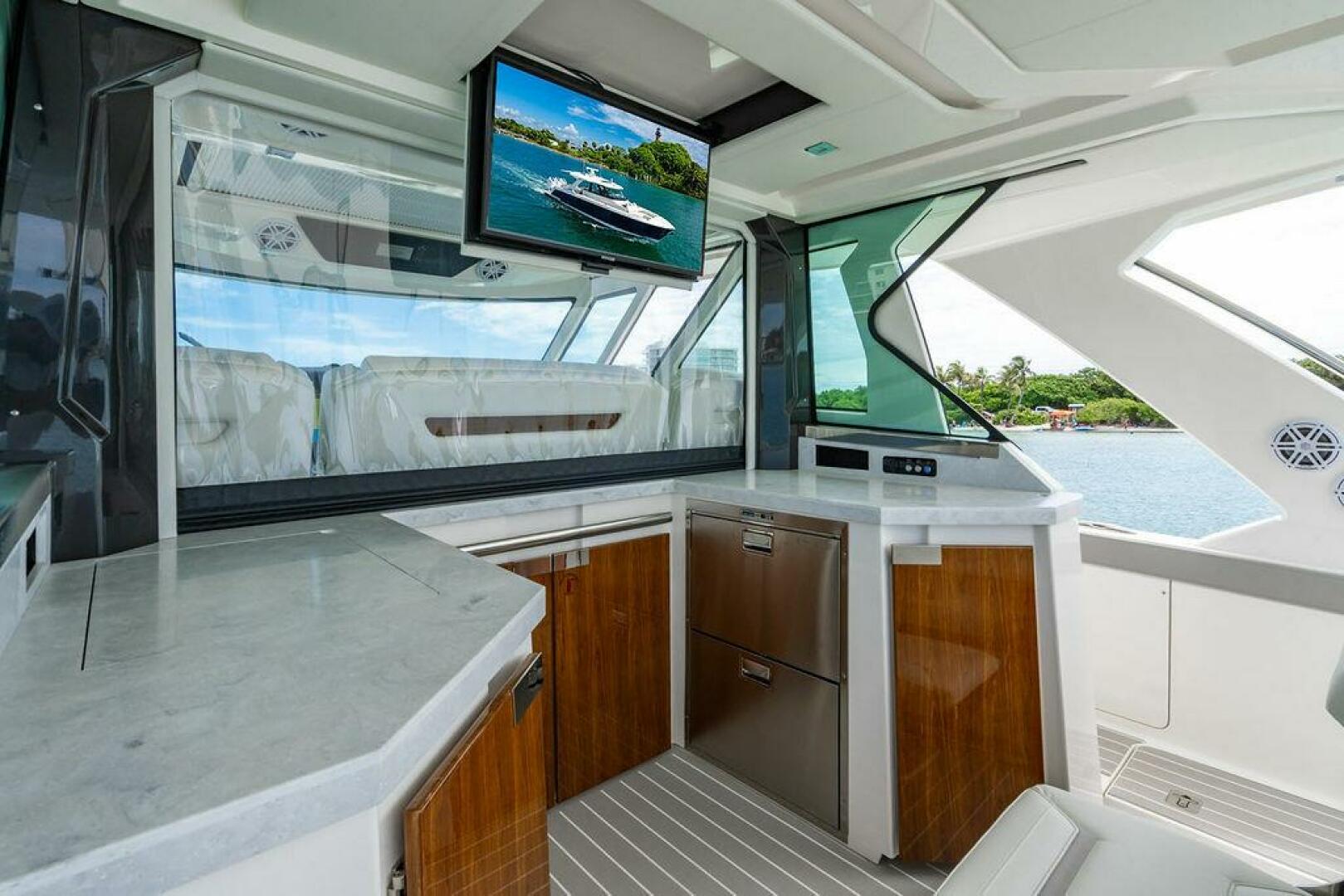2025 Tiara Yachts 48 LS - Image 24