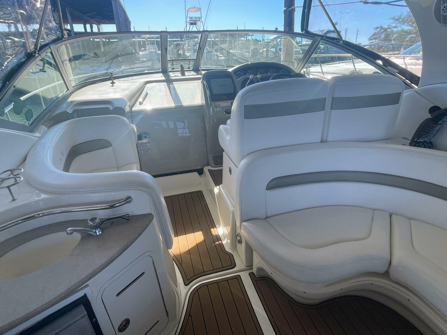 2006 Sea Ray 320 Sundancer - Image 8