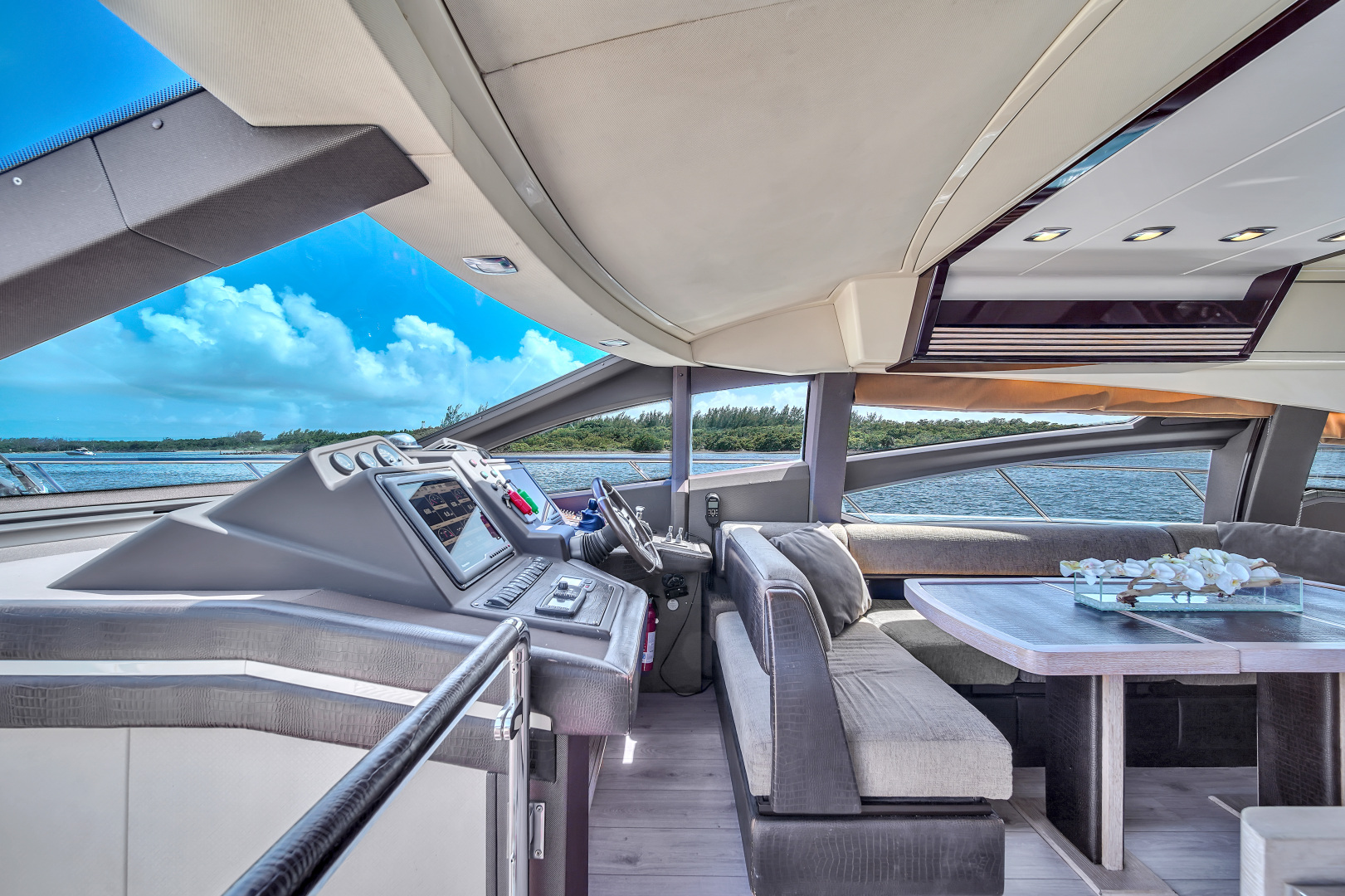 2012 Azimut 64 FLY - Image 65