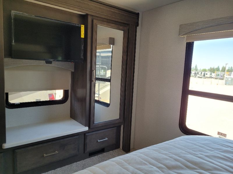 2026 Entegra Coach Accolade XL 37M - Image 23