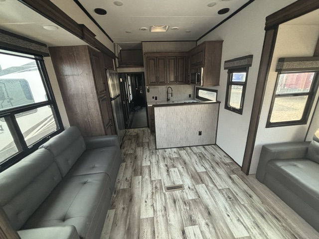 2022 KZ RV Venom V4113TK - Image 18