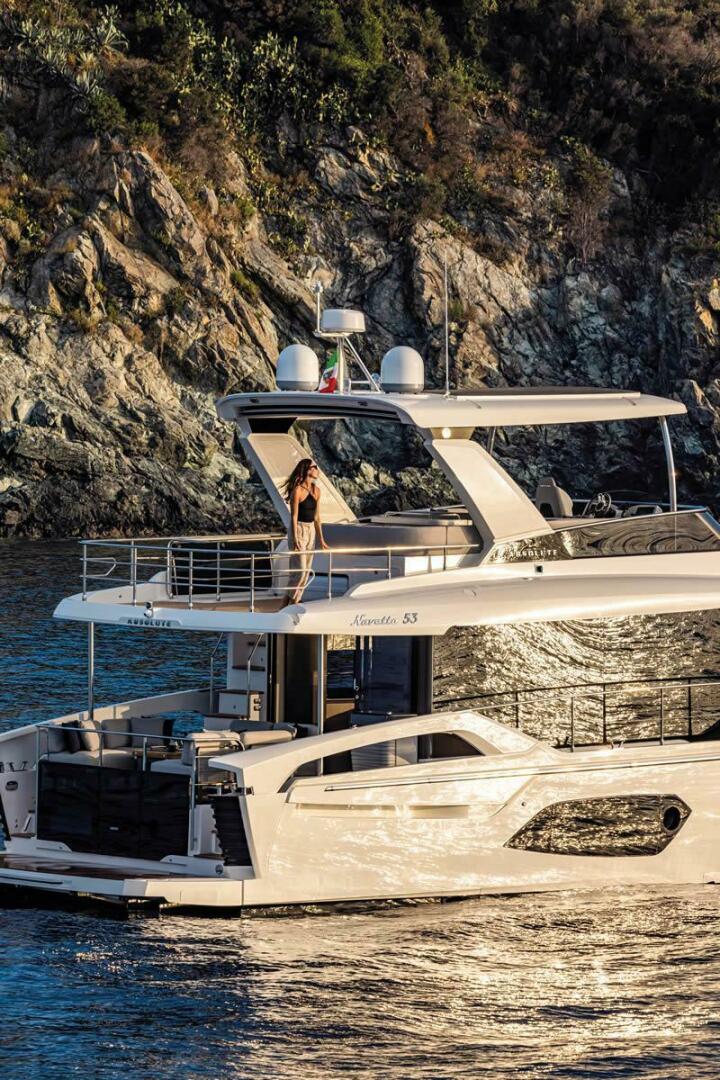 2010 Sea Ray 310 SUNDANCER - Image 8