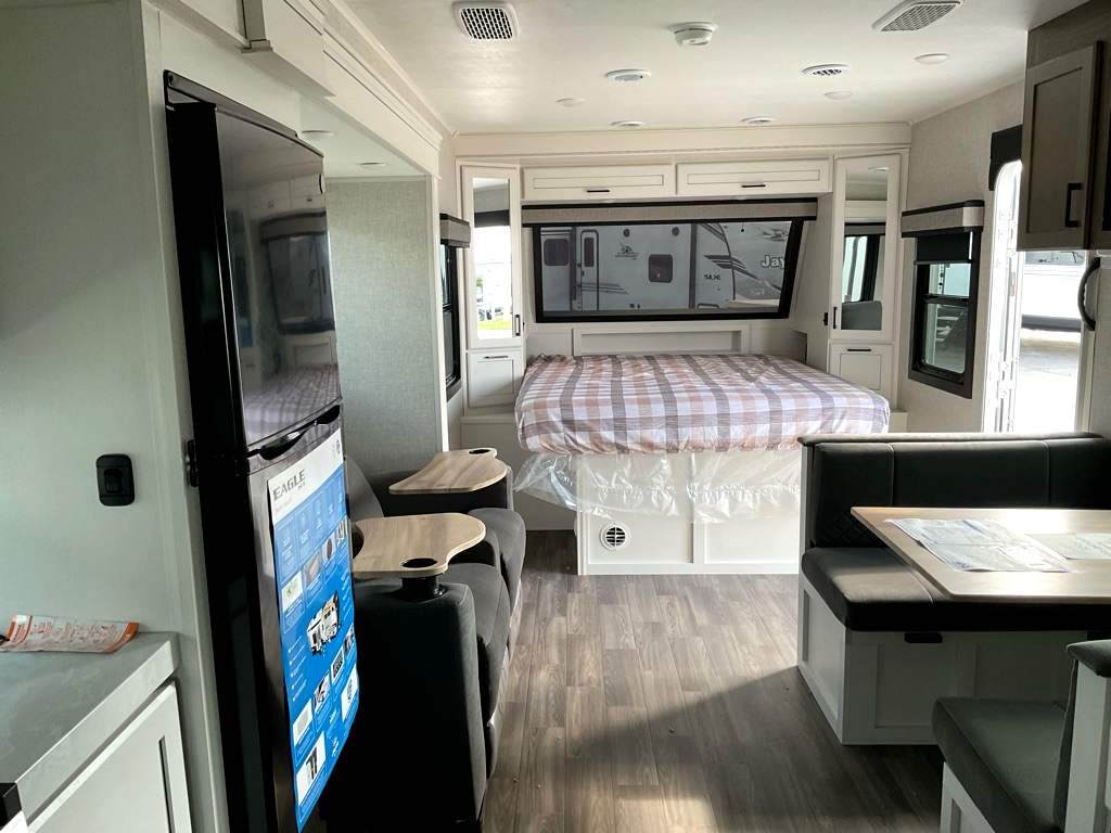 2025 JAYCO Eagle 230 MLCS HT - Image 8